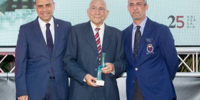 Premio de Economía 3 a Joaquín Arias